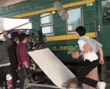 电视剧里的追火车是这样拍的 - The train chasing in the TV play is like this