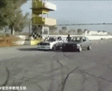 超牛漂移，1个人同时漂移2辆车 - Super ox drifting, 1 people drift 2 cars at the same time