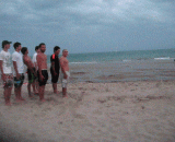 Two bowls are usually found in groups.,人体保龄球，二货通常都是成群结伴出现滴