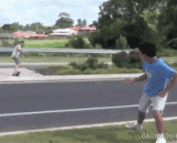 看不见的绳，特么的你俩给我站住，保证不打死你 - The invisible rope, the two of you, stop me, promise not to kill you.