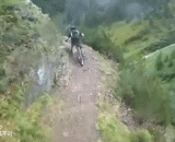 这种地势，赶紧下车推着走啊！ - This kind of terrain, hurry off to push and walk!