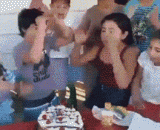 Happy birthday to you... Oh, boy, this is a good friend.,祝你生日快乐...哎呦 熊孩子这暴脾气算是友尽了