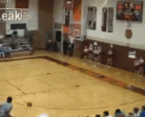 后手三分投蓝！ - Back hand three points to throw blue!