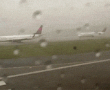 客机被雷击的瞬间 - The moment the airliner was struck by lightning