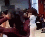 妹子这是吃了摇头丸吗？好担心她们把脑袋甩下來啊…… - Did this girl eat a ecstasy? I'm afraid they're throwing their heads down...