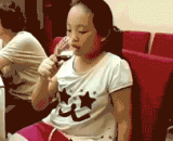 The first time the little girl tasted red wine, this ecstasy expression was drunk.,小妹子第一次品尝红酒，这销魂的表情~醉了
