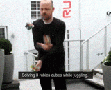 Throw the magic cube together and spell the magic cube, kneeling down to the great God.,一边扔接魔方一边拼魔方，给大神跪下了