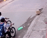 真正的与死神擦肩而过，命真大 - The real life and death pass by, the life is really big