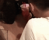 我们不一样，哈哈哈小哥亲狗那一下是认真的吗 - We are different. Ha ha ha, little brother kisses a dog. Is that serious?