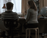 一个遥控器就可以让家庭老师脱衣服！ - A remote control allows the family teacher to undress.