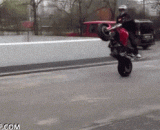 Let's see my performance of the cool motorcycle stunts... Alas lying trough!,大家看我表演酷炫的摩托车特技...哎呀卧槽！