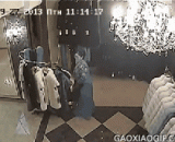 Mom's way of stealing clothes,大妈的偷衣服方式