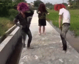 It's better to fall in love than to dance!,谈恋爱不如尬舞！