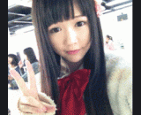 What is the sign of the sister's sign?,妹子的手语是什么意思呢？