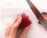 How to make strawberry roses,如何制作草莓玫瑰花