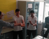 这个击鼓传花玩的很大啊 - This drums play a lot of fun.