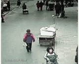 这车祸太诡异了，死神来了即视感 - The car accident is so weird that death comes to the sense of sight