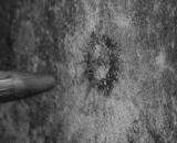 子弹射入钢板的瞬间！ - The moment the bullet got into the steel plate!