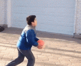 孩子，篮球架不是你能单挑的…… - Children, the basketball rack is not the one you can pick...