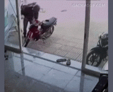 Thieves, look at my Foshan shadow,盗车贼，看我佛山无影脚