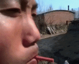 The firecrackers were killed in a new way, and the firecrackers were small,鞭炮作死新方式，感觉鞭炮小了