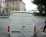 各种走路玩手机gif动态图！看你以后还敢不敢了[9P] - All kinds of walking play mobile phone GIF dynamic map! Look at you, you dare not dare [9P]