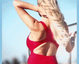 回眸一笑的美女 - A look back on a smile