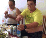 一根烟一口， 一瓶水也是 - A bottle of smoke, a bottle of water, too