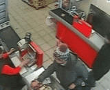 俄罗斯的罪犯可能是全球最悲催的，连个大妈都不把他放眼内… - The criminals in Russia may be the most miserable in the world.