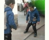 小小的年纪就套路满满，长大还得了 - At a young age, it's full and grows up.