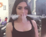 你抽烟抽的是寂寞，人家抽烟抽的是套路 - Smoking is lonely, and smoking is a routine.