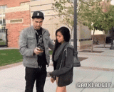 如何利用你身边的帅哥帮你把妹？ - How do you use the handsome guy around you to help your sister?