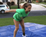 妹子，你为何这么恨自己！ - Sister, why do you hate yourself so much!