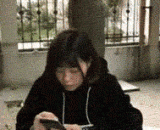 这突如其来的温柔真是让人承受不住…… - This sudden gentleness is really hard to bear.