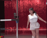 My sister shows you a perfect prostrate high jump,妹子给你演示一个完美的俯卧式跳高