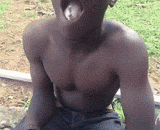 这样吸烟不烫舌头么，小黑 - So smoking doesn't burn the tongue, little black