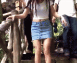 当你徒步爬很高的山以后，下山时都是这样 - When you climb high mountains on foot, it's all the same when you go down the hill.