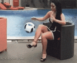A sister who can sit down the ball too,坐着也能把球玩得很溜的妹子