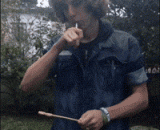 吸一口烟，再吹泡泡，好酷炫的感觉 - Smoke a cigarette, blow bubbles, a good feeling