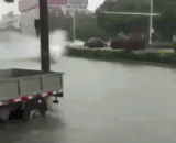 马上要突破音障了 - It's going to break through the sound barrier right away