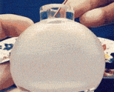 Cut earwax in the streets of Chengdu and start a business,成都街头掏耳屎再创业