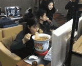 老痰酸菜牛肉面 这酸爽不敢相信！ - Old phlegm sauerkraut beef noodles this acid can't believe it!