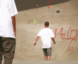 原来滑板还有这种空中接力的玩法 - It was the skateboard and the way of the air relay.