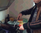 This dish is bright and colorful with a strong taste. It is the best choice to entertain guests.,这道菜色泽鲜艳，口感浓郁，是招待宾客的不二之选