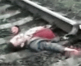 被火车切断的人，活了50分钟后死了 - The man who was cut off by the train died 50 minutes later