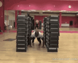 黑人表演一个超牛逼的俯卧撑 - Blacks perform a super push push up