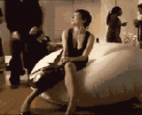 后面那小哥你是故意的吧！！心疼妹子 - The little brother behind you is on purpose! Heart pain sister