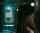 一关灯就看见个鬼影 吓死妹纸了！ - A light on the sight of a ghost shadow death sister paper!