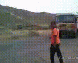 贱人的日常，你俩别走保证不打残 - The daily life of a bitch, you two do not go to guarantee not to be disabled