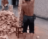 看看牛人是如何搬砖的 - See how the cattle are moving bricks